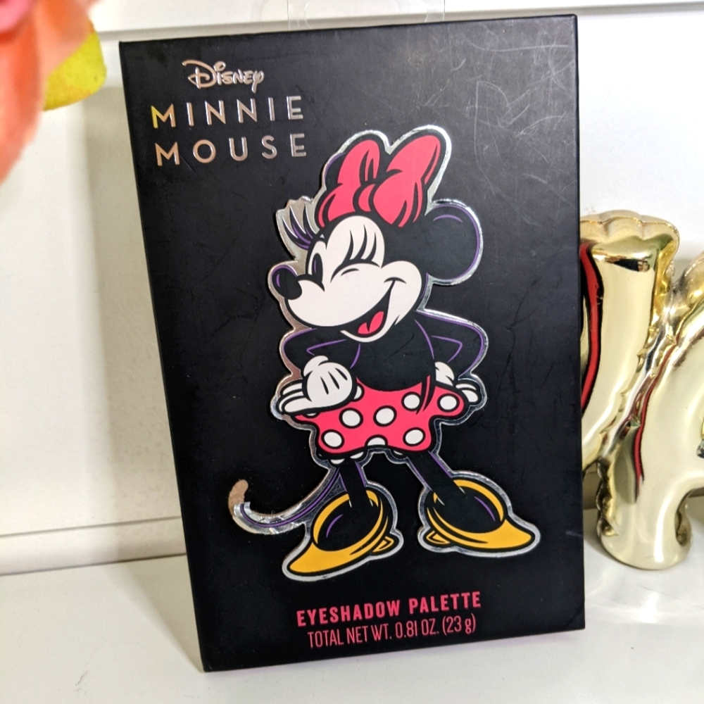 NEW Taste Beauty x Disney Minnie Mouse 12 Color Eyeshadow Palette